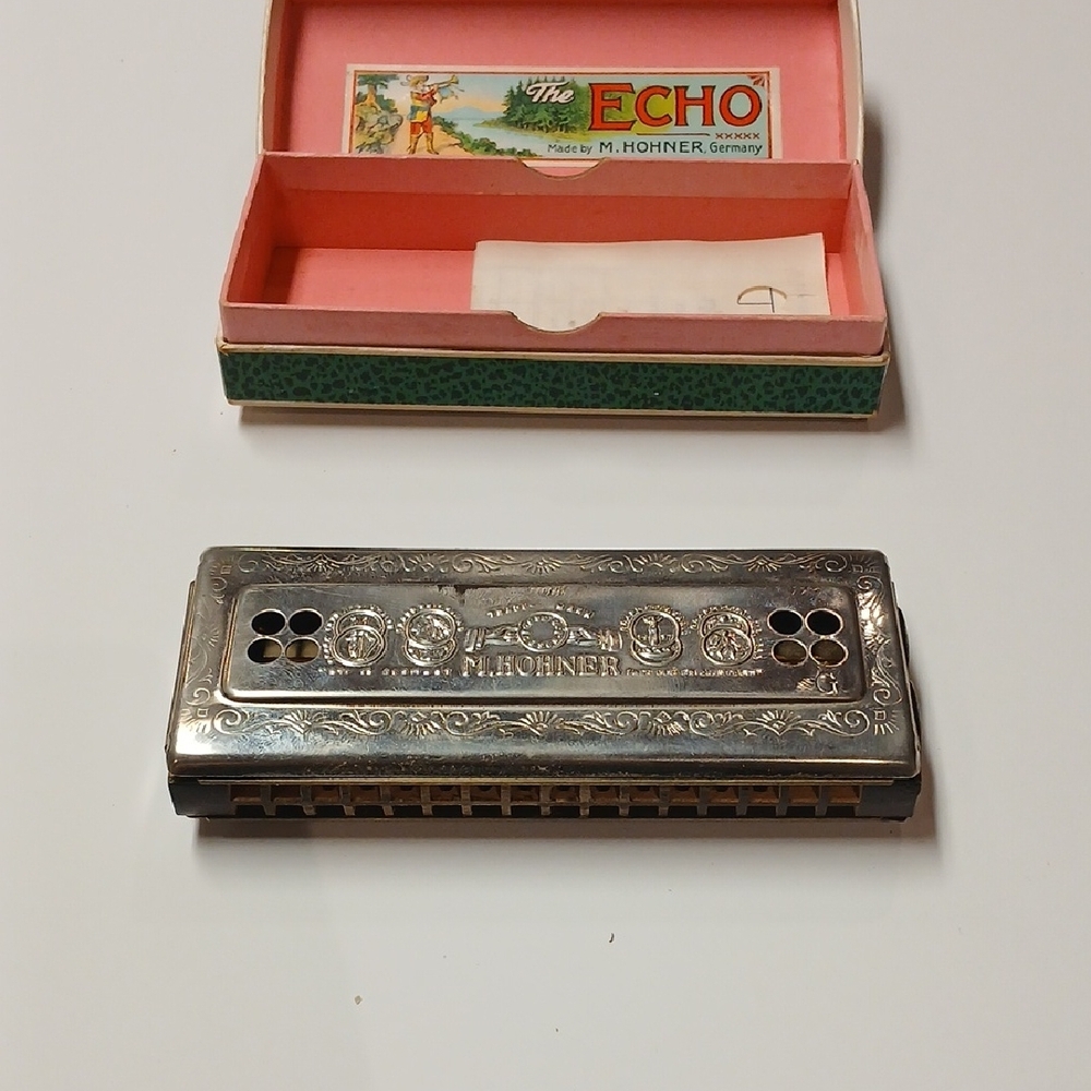 The Echo M. Hohner Harmonika in Silver with Box - Picture 5 of 8